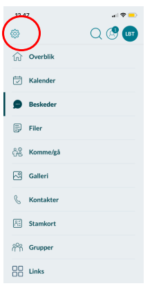 Tryk på tandhjulet øverst til venstre for at ændre indstillinger.